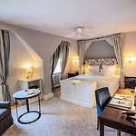 Private Nature Luxury