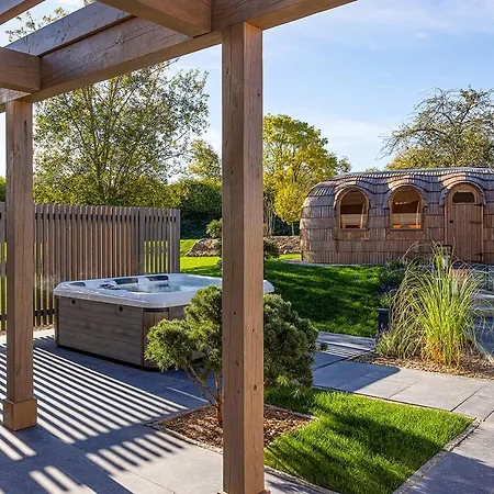 Private Nature Luxury אתר נופש Weißenhaus