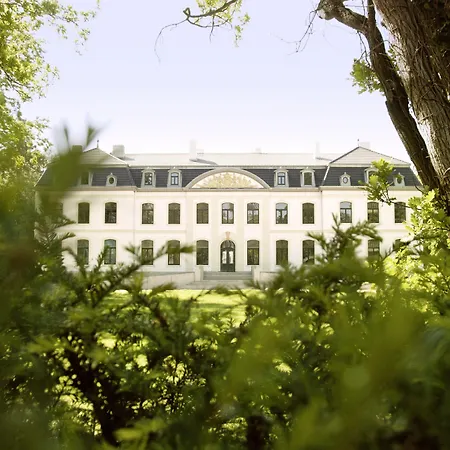 Курортный комплекс Private Nature Luxury Weissenhaus