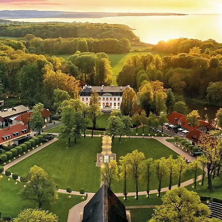 Ośrodek wypoczynkowy Private Nature Luxury 5*